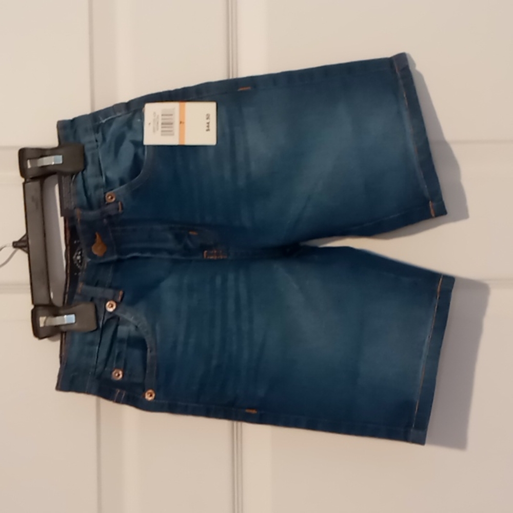 Lucky Brand Classic Straight Stretch slim fit jean shorts sizes  4; 5: 6: 7 NWT